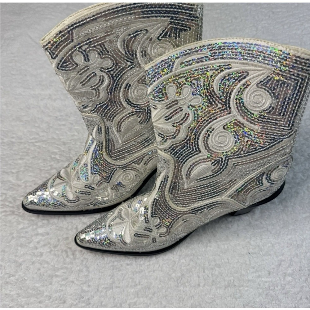 Helen & Heart Western Ankle Boots Womens 6 White‎ Iridescent Sequin Embroidered
